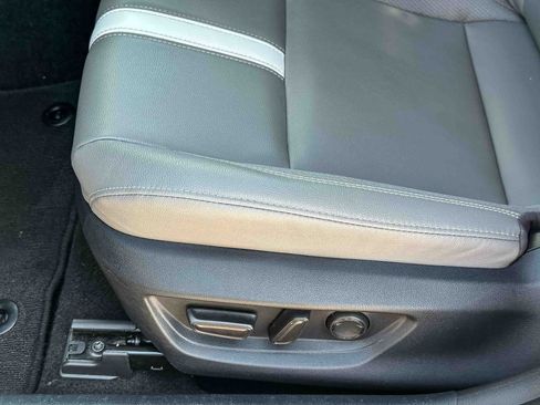 Used 2025 Toyota Camry SE w/ Convenience Package FWD image 15