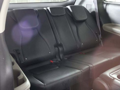 Used 2025 Kia Carnival FWD image 30