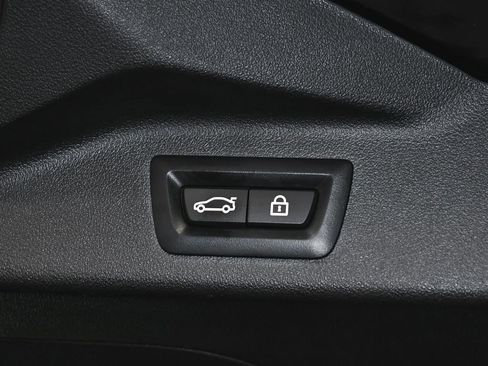 Used 2023 BMW X7 xDrive40i w/ M Sport Package image 71