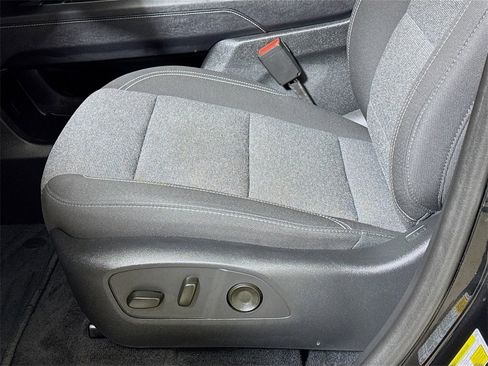 Used 2025 GMC Acadia Elevation image 18