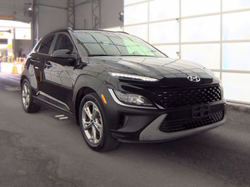 Used 2022 Hyundai Kona SEL FWD image 2