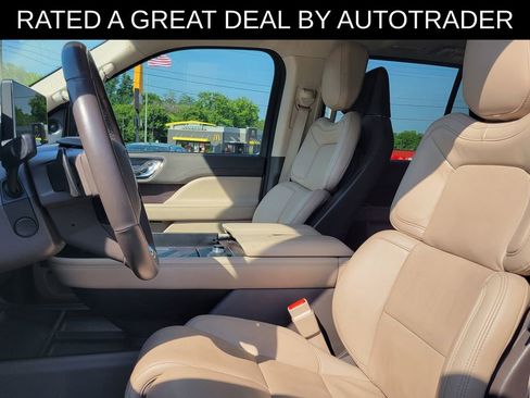 Used 2024 Lincoln Navigator L Reserve AWD/4WD image 17