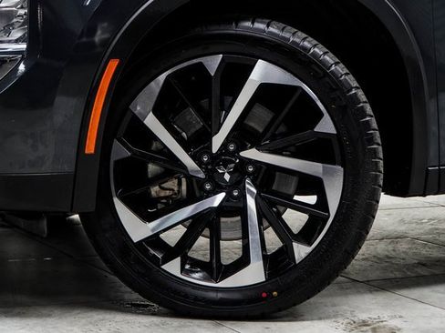 Used 2024 Mitsubishi Outlander SE image 3