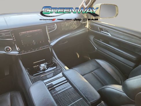 Used 2022 Jeep Wagoneer Series III w/ Flexible Seating Group image 15