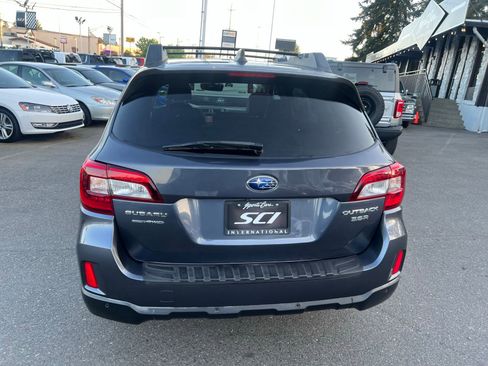 Used 2017 Subaru Outback 3.6R Limited AWD/4WD image 4