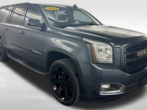 Used 2019 GMC Yukon XL SLT w/ Graphite Performance Edition RWD image 3