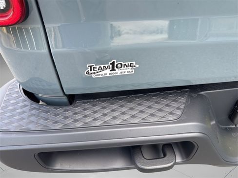 New 2025 Jeep Gladiator Sport image 25