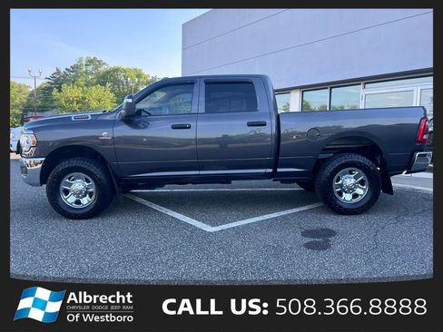 Used 2024 RAM 2500 Tradesman w/ Chrome Appearance Group AWD/4WD image 3