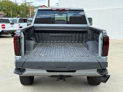 Used 2024 GMC Sierra 2500 Denali Ultimate AWD/4WD image 18