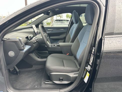 New 2026 Volvo EX30 Cross Country Ultra image 13