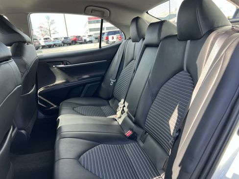 Used 2022 Toyota Camry SE image 23