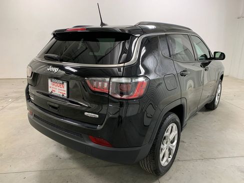 Used 2024 Jeep Compass Latitude image 23