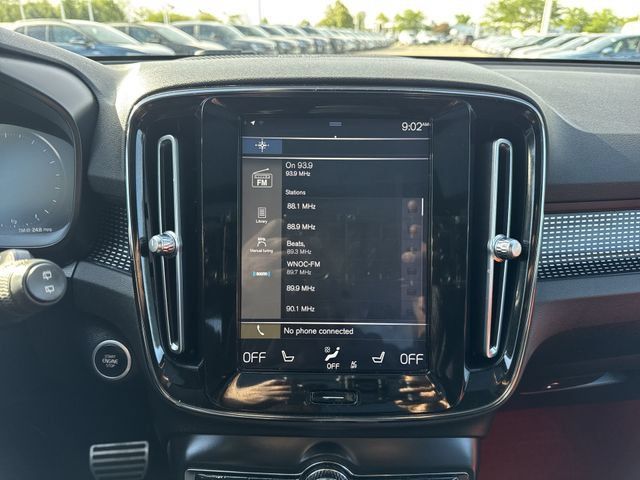 Used 2020 Volvo XC40 T5 R-Design w/ Protection Package AWD/4WD image 13
