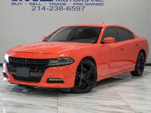Used 2017 Dodge Charger R/T RWD image 3