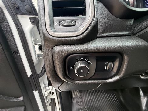 Used 2022 RAM 2500 Tradesman w/ Chrome Appearance Group AWD/4WD image 24