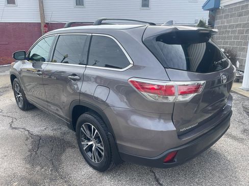 Used 2016 Toyota Highlander XLE image 7