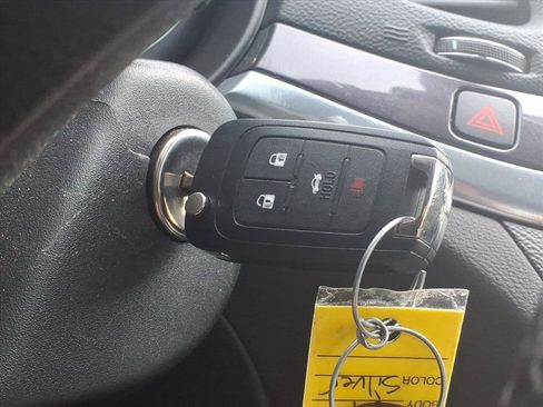 Used 2015 Chevrolet Impala LT FWD image 9