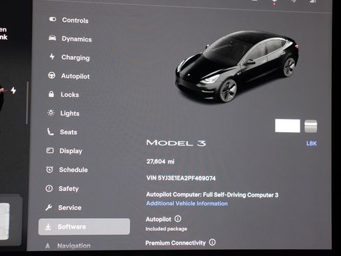 Used 2023 Tesla Model 3 Standard Range image 8