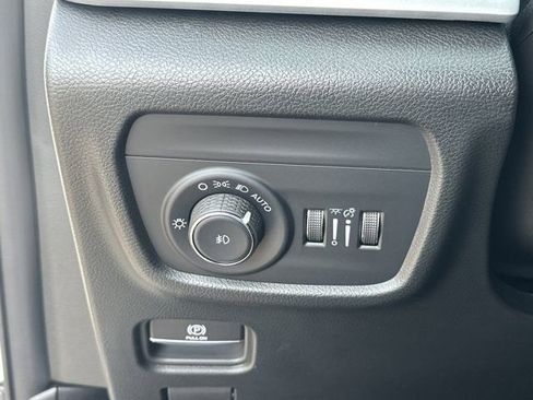 Certified 2025 Jeep Grand Cherokee Limited w/ Luxury Tech Group II image 28