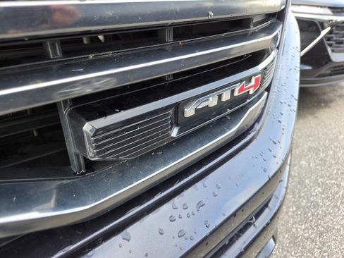 Used 2022 GMC Sierra 1500 AT4 w/ AT4 Premium Package AWD/4WD image 3