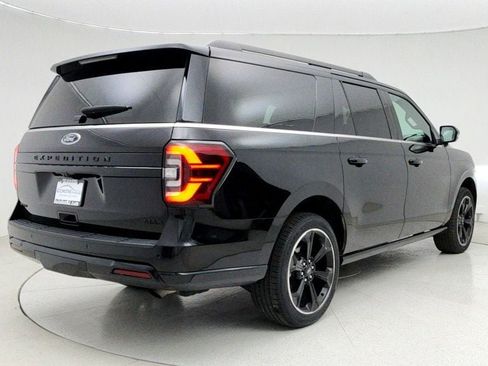 Used 2022 Ford Expedition Max Limited image 5