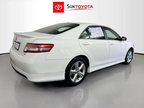 Used 2010 Toyota Camry SE FWD image 4