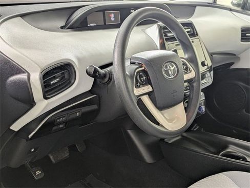 Used 2017 Toyota Prius Two image 11