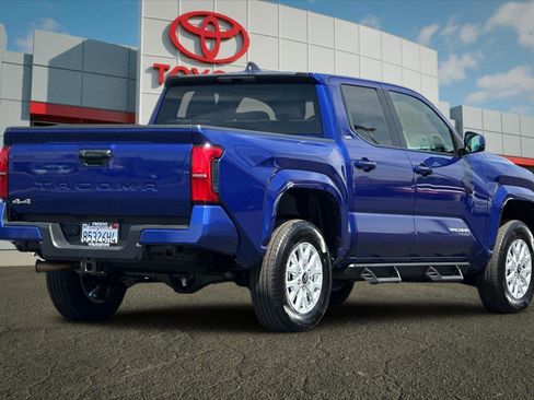 Used 2025 Toyota Tacoma SR5 AWD/4WD image 3