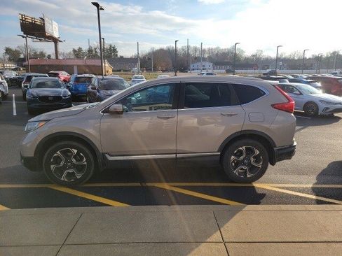 Used 2017 Honda CR-V Touring image 4