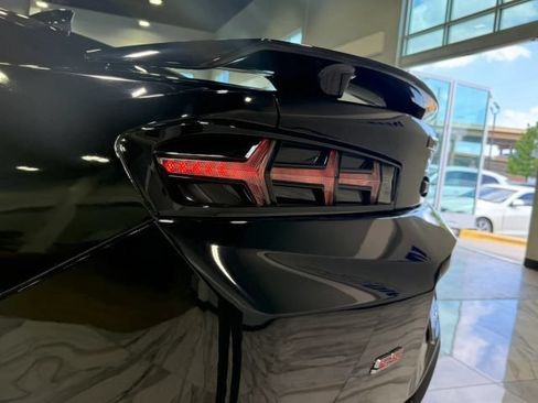 Used 2018 Chevrolet Camaro SS RWD image 14