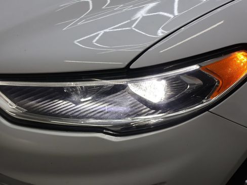 Used 2020 Ford Fusion SEL FWD image 42