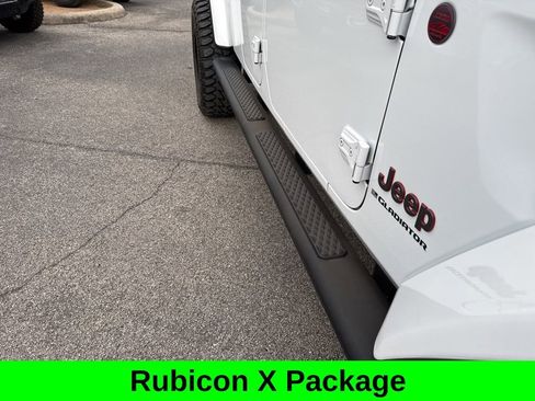 Used 2024 Jeep Gladiator Rubicon image 3