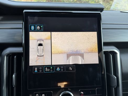 Used 2025 GMC Acadia Elevation image 36