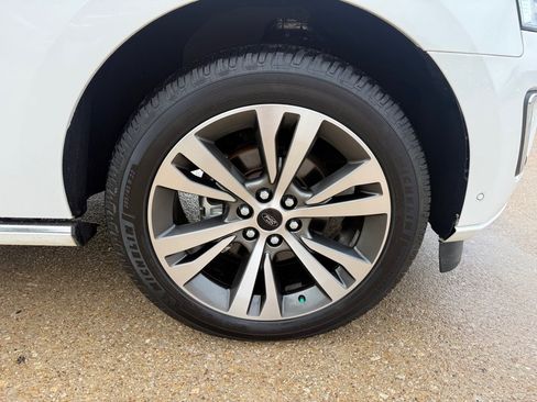 Used 2020 Ford Expedition Max Platinum AWD/4WD image 14