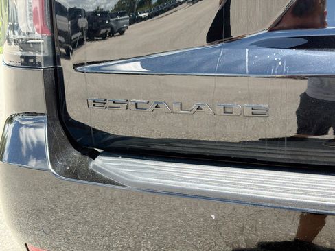 Used 2021 Cadillac Escalade ESV Sport w/ Driver Assist Tech Package AWD/4WD image 11