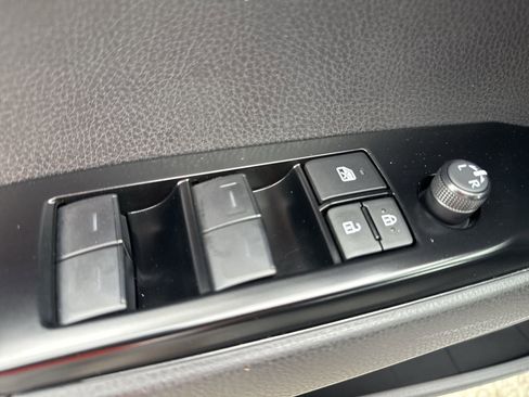 Used 2025 Toyota Camry XSE FWD image 15