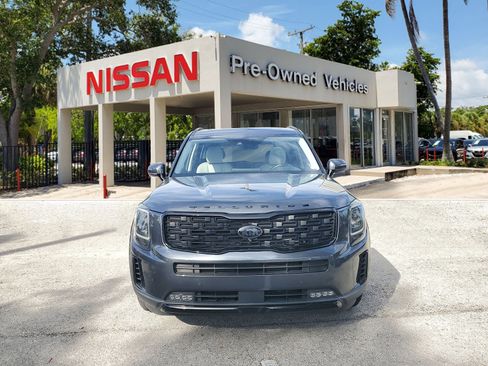 Used 2021 Kia Telluride SX w/ SX Prestige Package image 2