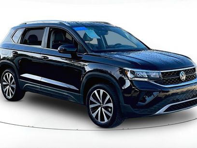 Certified 2023 Volkswagen Taos SE w/ Panoramic Sunroof Package