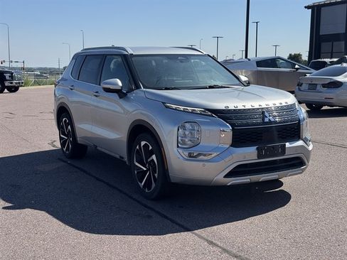 Used 2022 Mitsubishi Outlander SEL AWD/4WD image 2