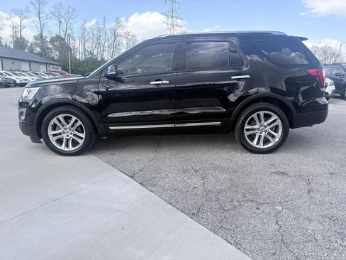 Used 2016 Ford Explorer Limited w/ Equipment Group 301A FWD image 9