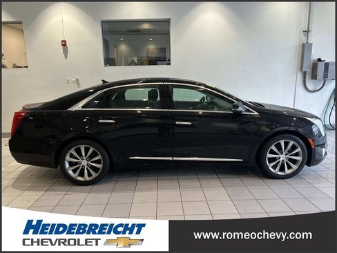 Used 2013 Cadillac XTS Luxury image 2