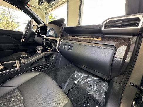 Certified 2025 Toyota Tacoma Limited AWD/4WD image 54