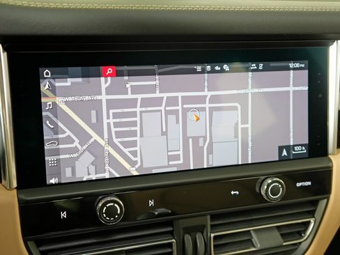 New 2026 Porsche Macan image 25