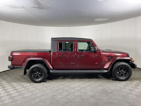Used 2021 Jeep Gladiator Sport image 5