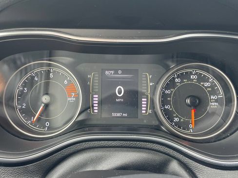 Used 2019 Jeep Cherokee Latitude Plus AWD/4WD image 20