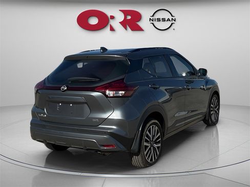 Used 2023 Nissan Kicks SR image 5