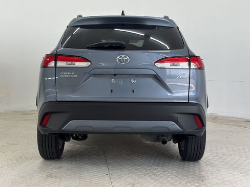 Used 2025 Toyota Corolla Cross LE FWD image 10