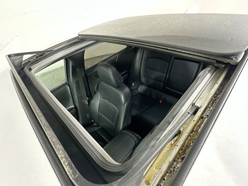 Used 2017 Chevrolet Malibu Premier w/ Premier Sun and Wheel Package image 22