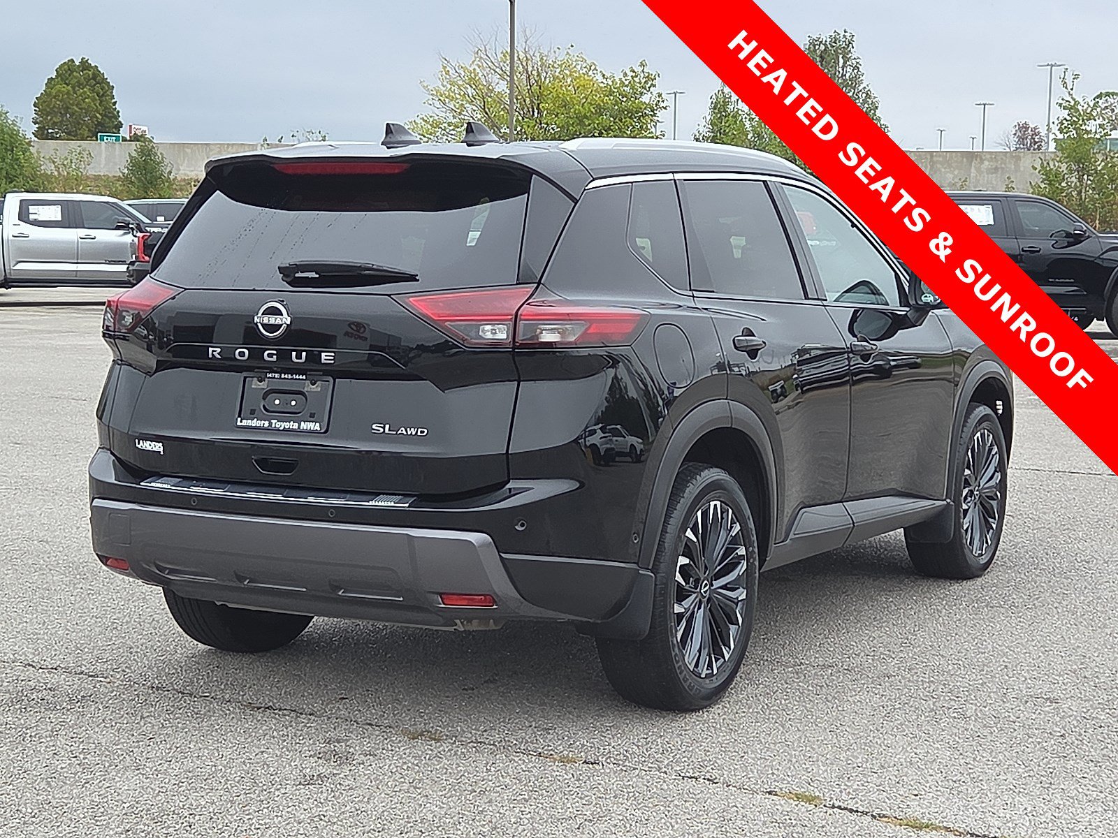 Used 2025 Nissan Rogue SL w/ Tech Package AWD/4WD image 5