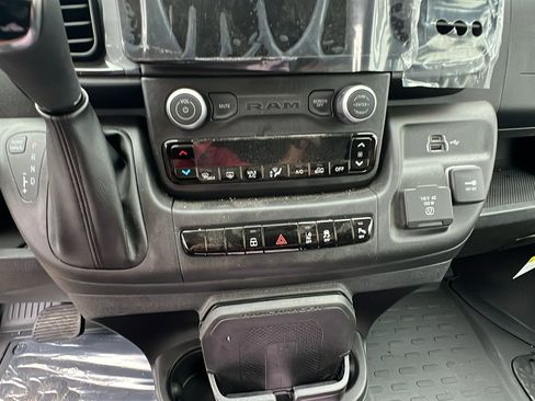 Used 2025 RAM ProMaster 2500 w/ Premium Convenience Group image 28